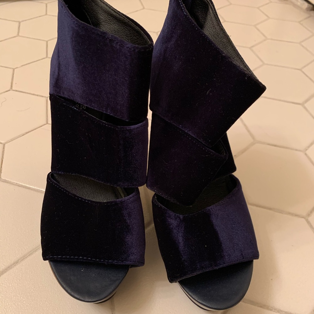 Messeca New York Purple Suede Platform Booties